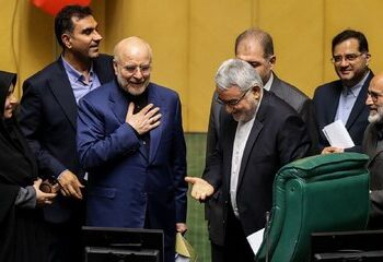 سکوتِ سؤال برانگیز نمایندگانِ مستقل مجلس مقابل حملات به دولت پزشکیان/ راهنمای چپ می‌زنند، به راست می‌پیچند؟