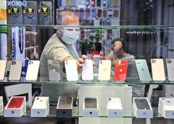 رونق بازار گوشی دست دوم؛ «مردم توان خرید گوشی نو را ندارند»