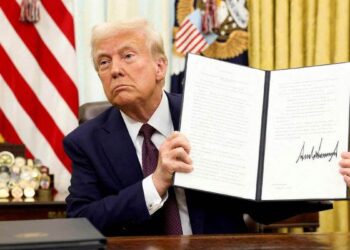 ترامپ : دستور صفرسازی صادرات نفت ایران / آماده دیدار با رئیس جمهور ایران هستم