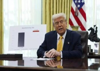 ترامپ درباره ایران: یا توافق یا گزینه نظامی / من توافق را ترجیح می دهم / ایرانی ها ملت بزرگی هستند/ برای آسیب رساندن به ایران تلاش نمی کنم