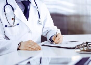 ایام نوروز مریض نشوید ، دکتر نداریم!