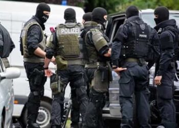 برنامه کودتا در آلمان / طرح بمب گذاری، ربودن وزیر سابق و حمله به شبکه برق / زندان برای ۵ نفر