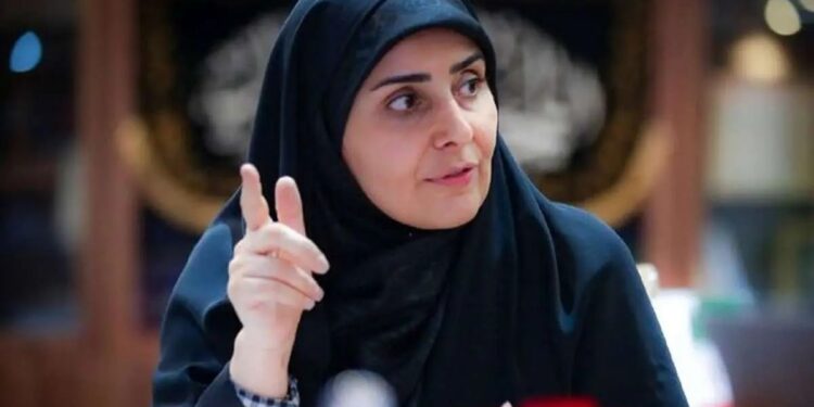 وزیر راه و شهرسازی: قیمت اتوبوس برای بخش خصوصی به صرفه نیست/ تکمیل راه آهن رشت – آستارا تا پایان دولت چهاردهم