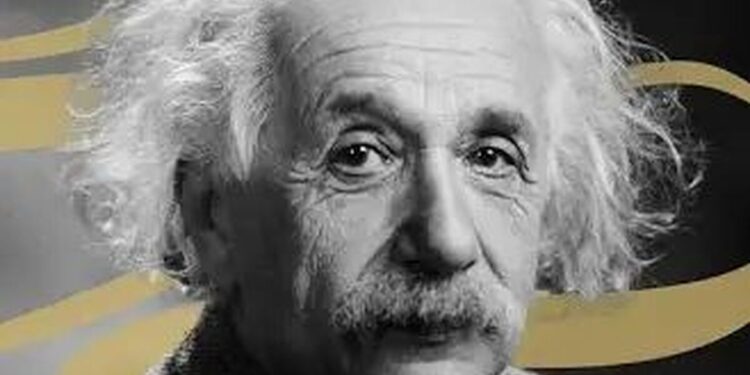 آلبرت اینشتین؛ ذهنی که جهان را دگرگون کرد