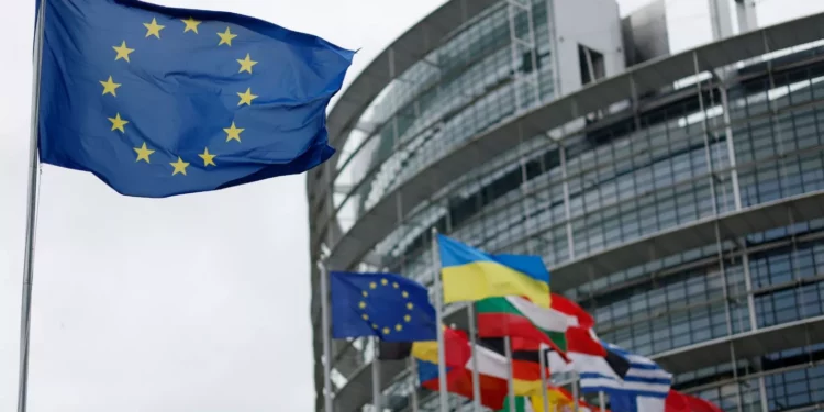 تدبیر تازه گزارش می دهد آیا احزاب راست افراطی، اروپا را می‌بلعند؟