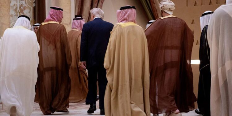 ادعای ترامپ: در سفر به غرب آسیا برای آمریکا ۵.۱ تریلیون دلار سرمایه کسب کردم