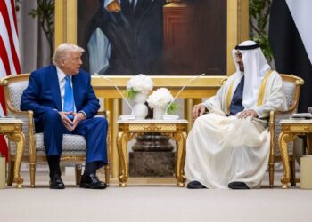 سفر ترامپ به امارات / خرید 28 هواپیمای بوئینگ به قیمت 14 میلیارد دلار / امضای 200 میلیارد دلار قرارداد