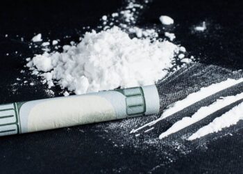 عوارض وحشتناک گران ترین ماده مخدر در کشور/ از سوراخ شدن بینی تا سکته قلبی