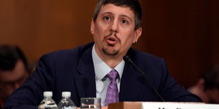 واکنش مقام سابق وزارت خارجه آمریکا به تحریم های ثانویه علیه ایران؛ آیا ترامپ می خواهد تجارت با چین را تعطیل کند؟