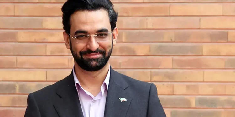 آذری‌جهرمی: تسلا به اندازه نصف اقتصاد ایران در یک روز سقوط کرد