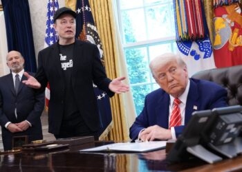 پدر ایلان ماسک: ترامپ در دعوا با ایلان پیروز خواهد شد