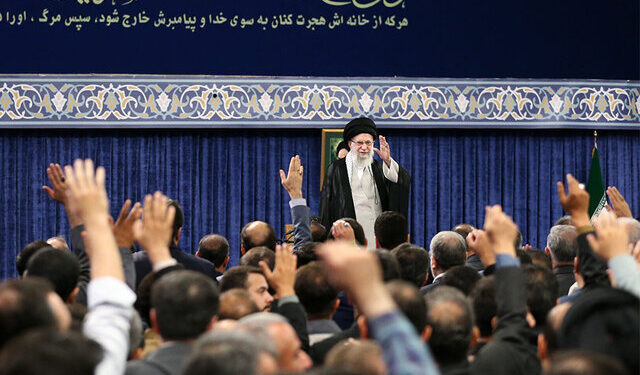 رهبر انقلاب یکی از ارکان عقلانیت امام خمینی (ره) را تببین کردند استقلال ملی