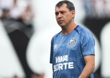 معرفی سرمربی استقلال تا ۴۸ ساعت آینده/ کاریله نزدیک‌ترین گزینه به نیمکت آبی‌ها