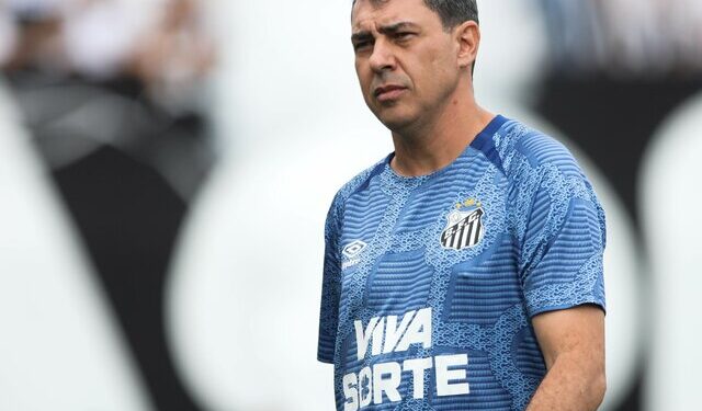 معرفی سرمربی استقلال تا ۴۸ ساعت آینده/ کاریله نزدیکترین گزینه به نیمکت آبیها