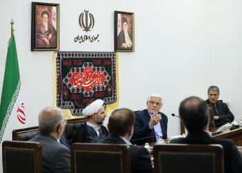 عارف: با هر نوع احتکاری برخورد می‌کنیم