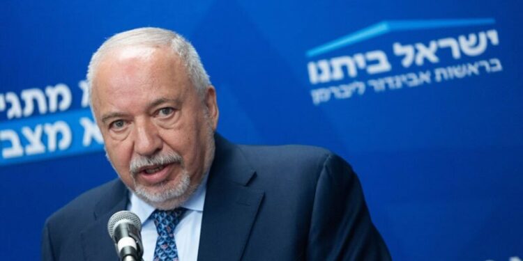 وزیر دفاع اسبق اسرائیل: این بار ایران به ما حمله پیشدستانه خواهد کرد