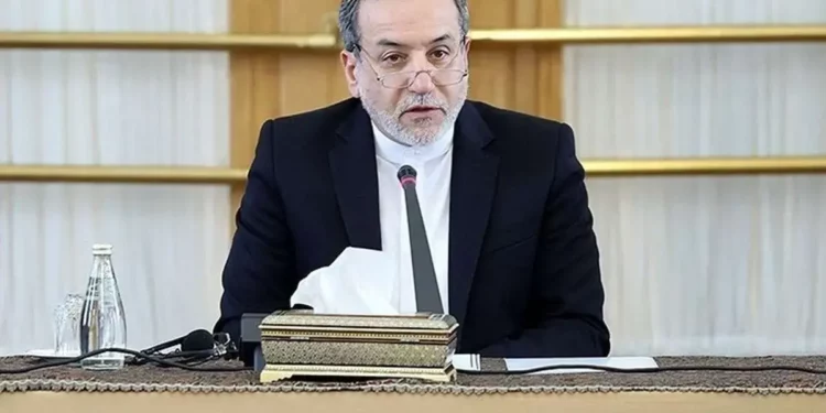 عراقچی: رفتن برای مذاکره آسان نیست/ من واقعاً کار سختی دارم که همه را متقاعد کنم که مذاکره می‌تواند نتیجه‌بخش باشد