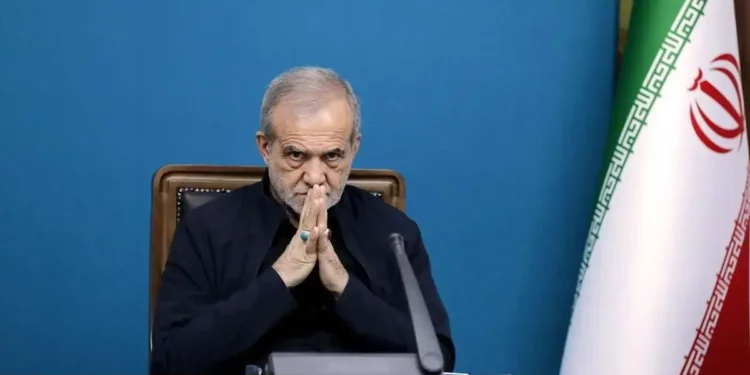 پزشکیان: هر کس حق دارد نظر خود را بیان کند اما هر کلامی که وحدت و انسجام را برهم بزند خدمت به اسرائیل است