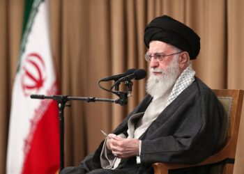 مقام معظم رهبری: مذاکره با آمریکا هیچ سودی برای ما ندارد/ تسلیم فشار نشدیم و نخواهیم شد/ بنا نداریم از سلاح هسته‌ای استفاده کنیم اما غنی‌سازی را داریم