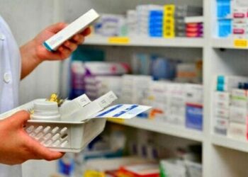 فروش داروهای قدیمی با نرخ جدید؛ قانونی اما جنجالی