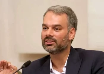 رشیدی کوچی: چرا وزیری که در دولت حضور دارد، در شورای عالی فضای مجازی به ادامه فیلترینگ رأی می‌دهد؟