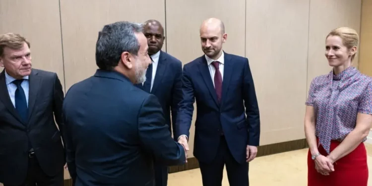 آیا سفر عراقچی به پاریس با مذاکرات پشت پرده ایران و آمریکا مرتبط است؟