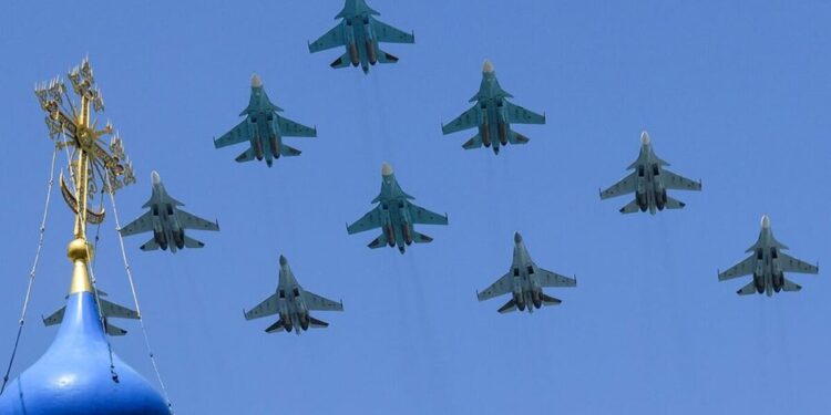 المانیتور: 16 جنگنده سوخو 35 سفارشی ایران در خط تولید روسیه قرار گرفت