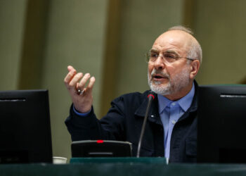 رئیس مجلس: افزایش ۲۰ درصدی حقوق کارمندان با تورم همخوانی ندارد