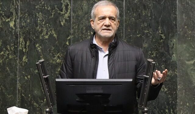 پزشکیان: لایحه بودجه ۱۴۰۵ آتش تورم را کمرمق و گرانی را کنترل میکند