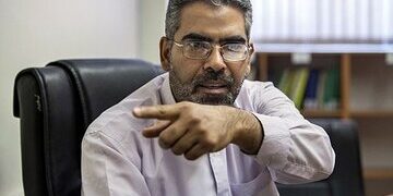 دلار و غذا گران می‌شوند/ صمصامی:‌ امروز بذر تورم ۱۴۰۵ کاشته شد/ حذف ارز ترجیحی با کالا برگ جبران نمی‌شود