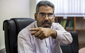 دلار و غذا گران میشوند/ صمصامی: امروز بذر تورم ۱۴۰۵ کاشته شد/ حذف ارز ترجیحی با کالا برگ جبران نمیشود