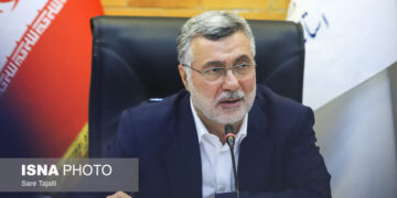 وزیر بهداشت: ارز ترجیحی دارو ادامه دارد / به سوگند پزشکی پایبندیم