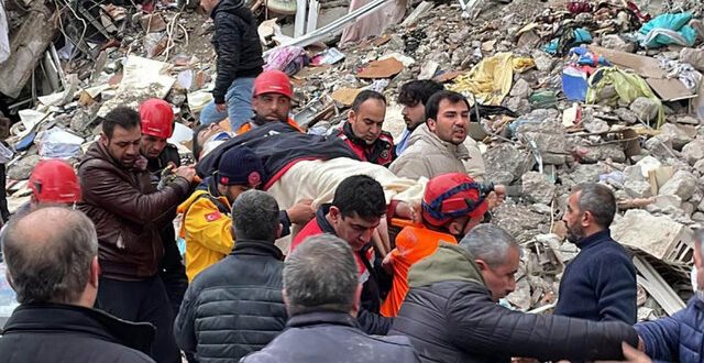 افزایش تلفات زلزله ترکیه و سوریه به بیش از ۱۷هزار تن/اعلام ۳ماه وضعیت فوق‌العاده در ترکیه