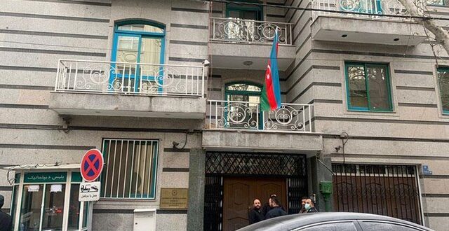 فعالیت سفارت آذربایجان در تهران ادامه خواهد داشت/ برخی اعضای سفارت به باکو بازگشتند