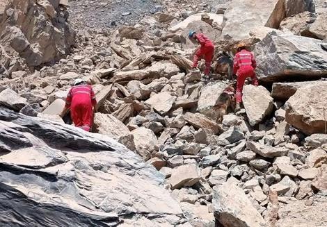 ادامه جستجو برای یافتن پیکر کارگران در معدن شازند اراک